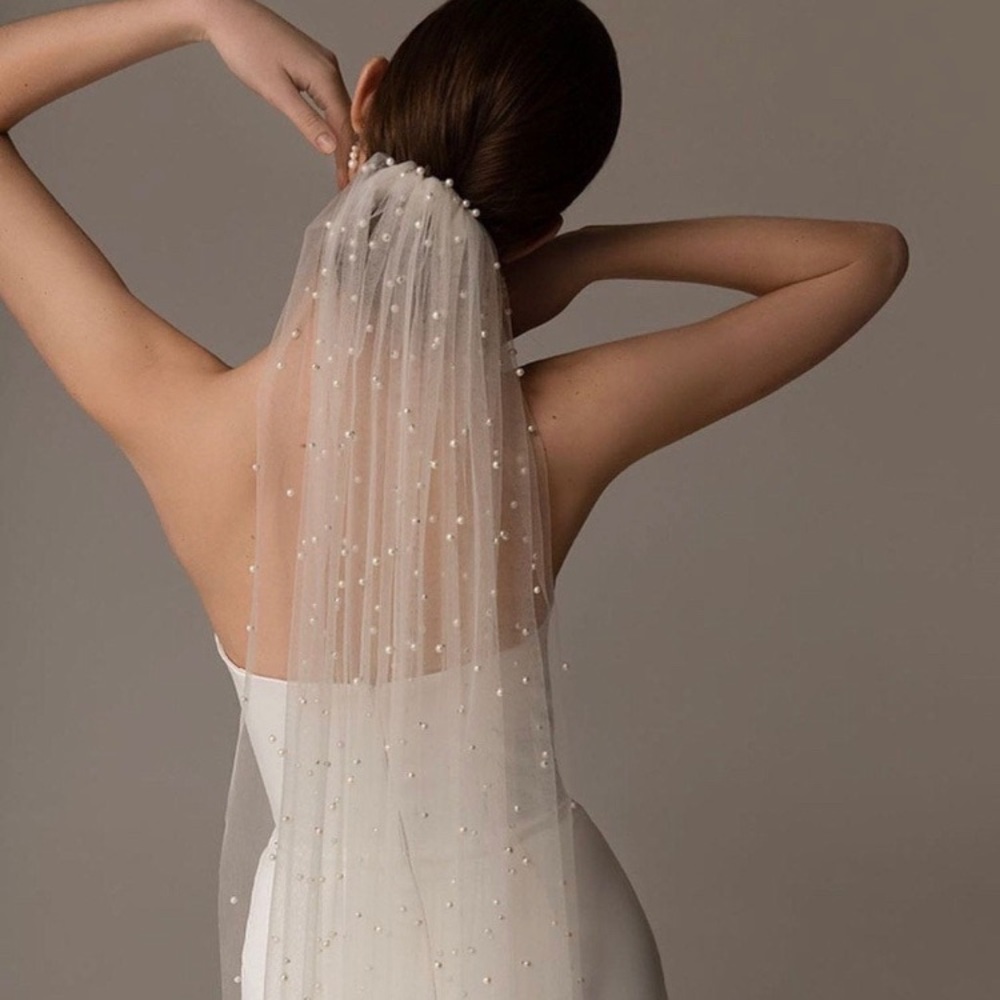 Light Ivory Pearl Studded Veil, Chapel Length